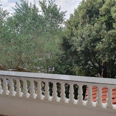 B&B Maestral Rab Rab Town Zewnętrze zdjęcie