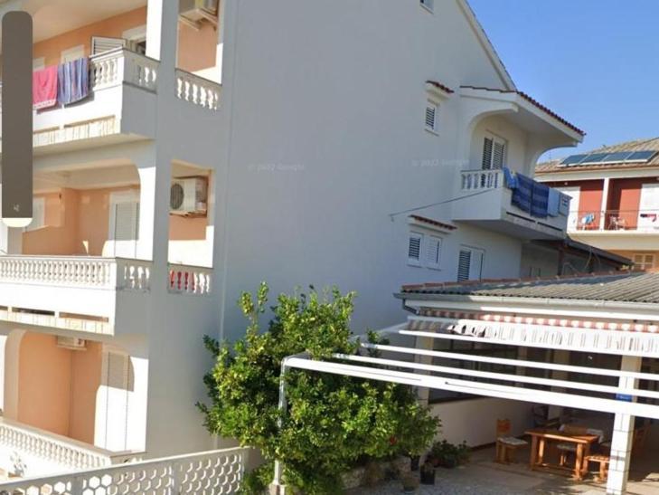 B&B Maestral Rab Rab Town Zewnętrze zdjęcie